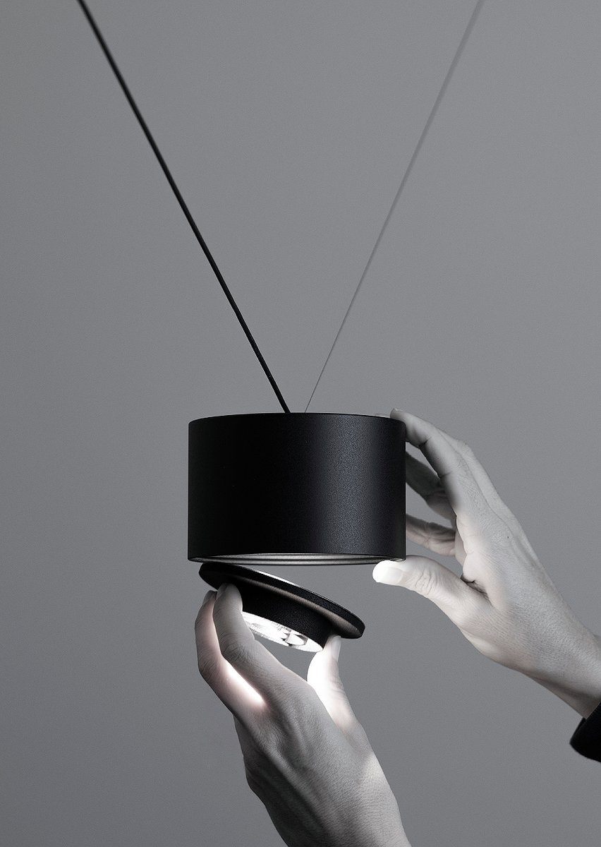 Interior_es's tweet image. The taO suspension #lamp by Davide Groppi casts directional, adjustable light while preserving elegant, #minimalist theatricality.
-&amp;gt; interioresminimalistas.com/2026/02/11/min…
-&amp;gt; #lighting #lightingdesign #interiordesign #lightinglovers #Italiandesign #minimallamps