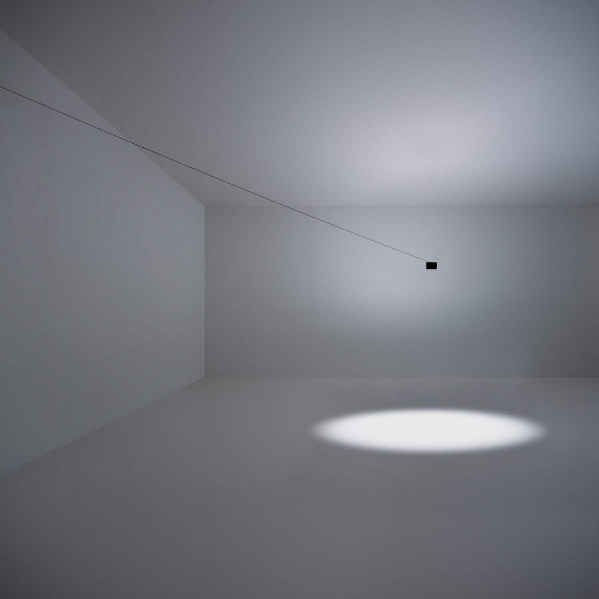 Interior_es's tweet image. The taO suspension #lamp by Davide Groppi casts directional, adjustable light while preserving elegant, #minimalist theatricality.
-&amp;gt; interioresminimalistas.com/2026/02/11/min…
-&amp;gt; #lighting #lightingdesign #interiordesign #lightinglovers #Italiandesign #minimallamps