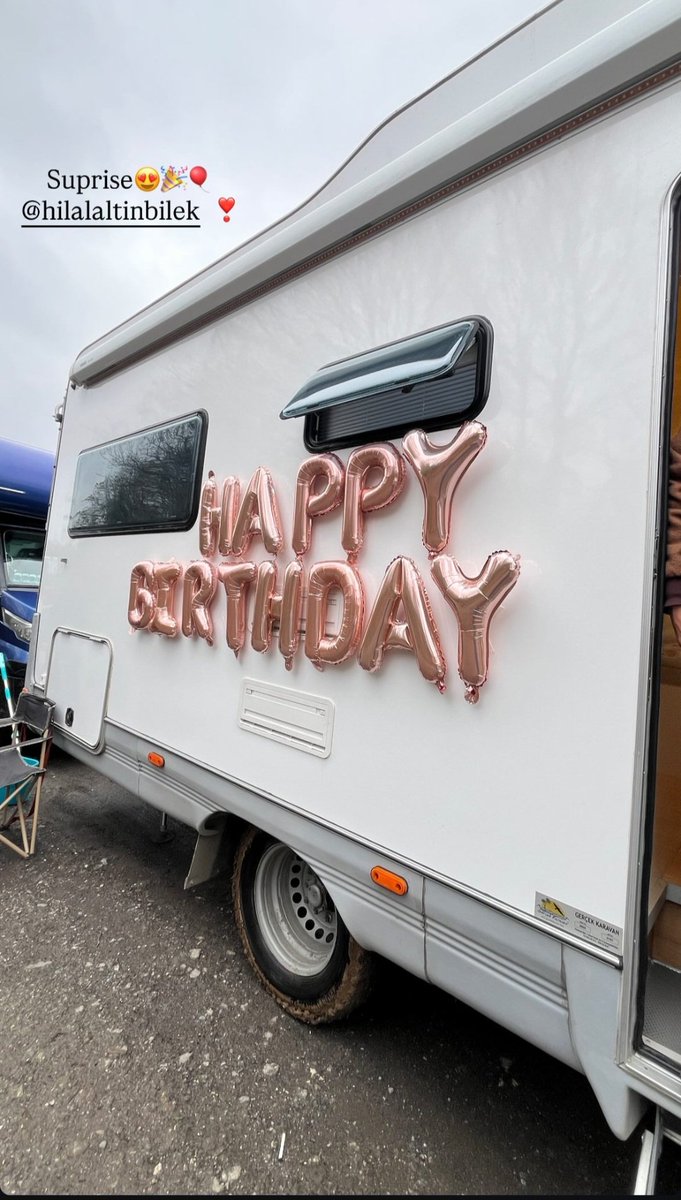 Hilal's caravan from today's set
 😍🔥🫶🎂🎈 

#Sahtekarlar #HilalAltınbilek