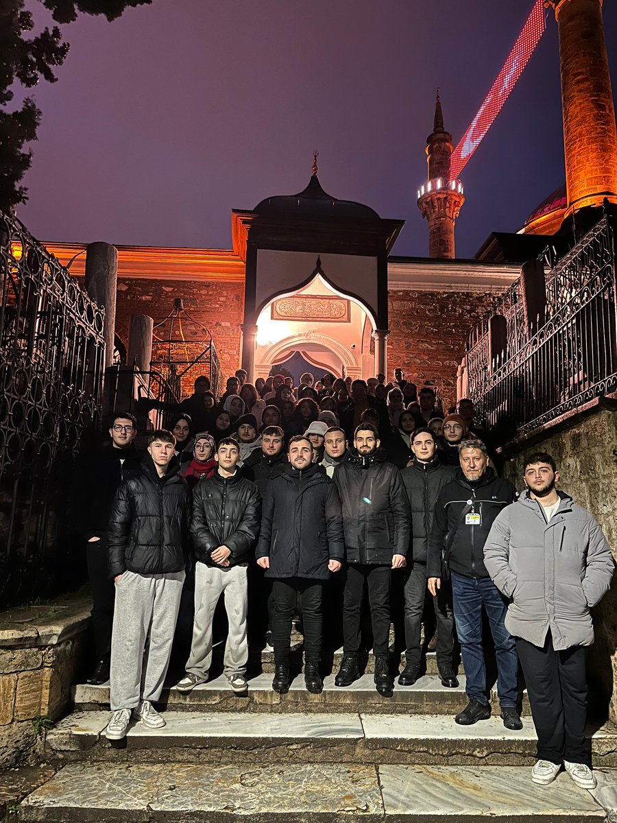 Kağıthane Belediyesi Gençlik Meclisi olarak Bursa’ da keyifli vakitler geçirdik. 
#kagıthanebelediyesigenclikmeclisi
<a href="/MevlutOztekin/">Mevlüt Öztekin</a> 
<a href="/avmerthanaslan/">Av. Merthan Aslan</a>
