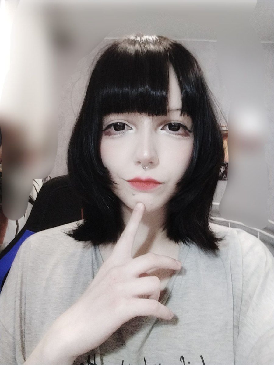 оделась сама/наорали