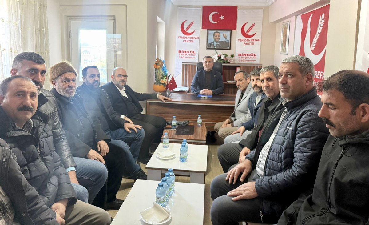 TMMOB Bingöl İKK olarak;kentin önemli gündemlerinden olan “Bingöl’ün Deprem Gerçekliği ve Hazırlık Süreçleri” ile ilgili siyasal muhalefet bileşenleriyle değerlendirme yapmak üzere Yeniden Refah Partisi’ni ziyaret ederek kente dair verimli bir sohbet gerçekleştirdik.