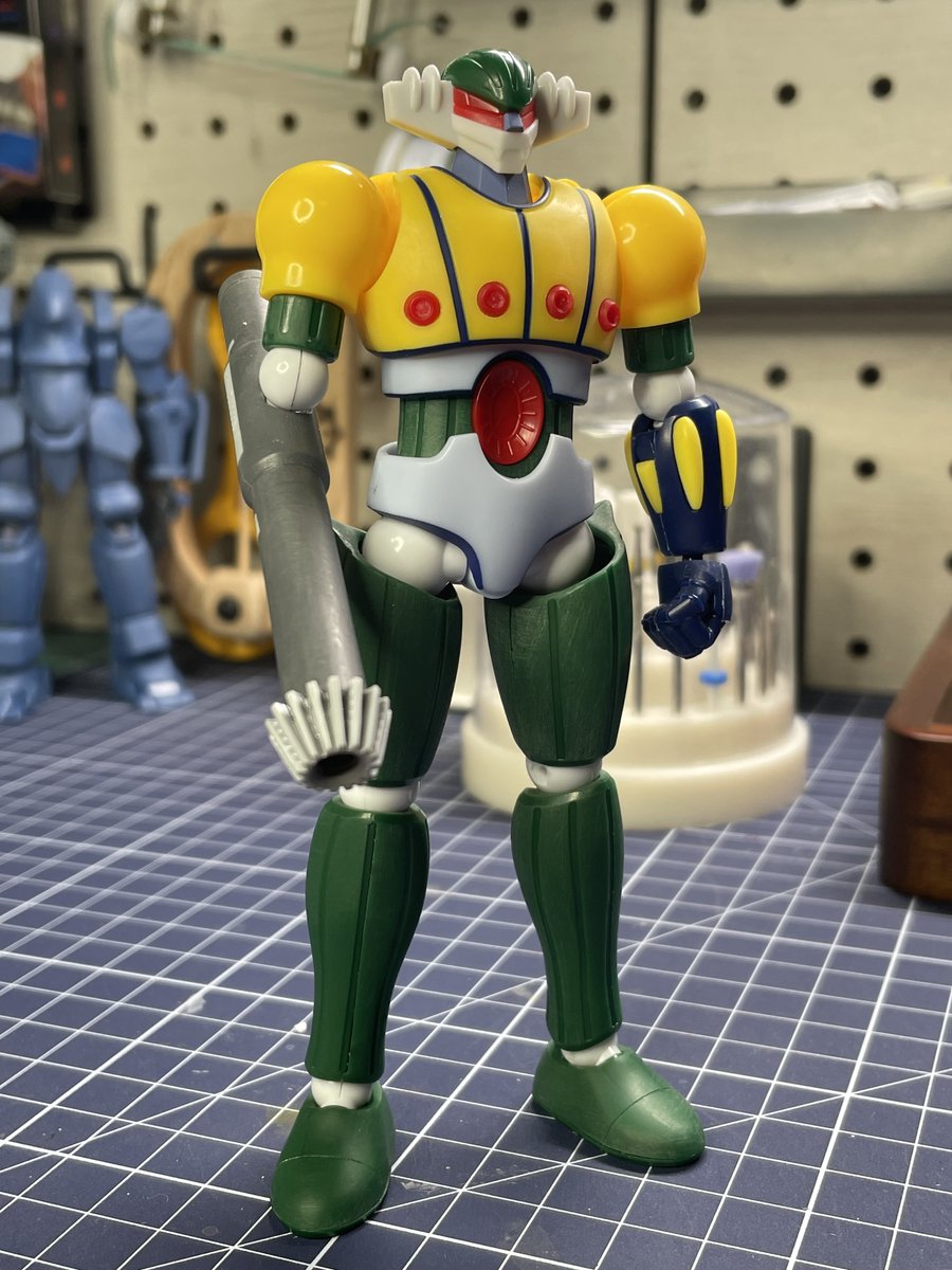 nanachine's tweet photo. MSDのザクバズーカを加工して、『smp 鋼鉄ジーグ』用ジーグバズーカをでっちあげ。先端のリブが多くなっちゃったけど、それっぽければOK https://t.co/K3gFcb9wx0