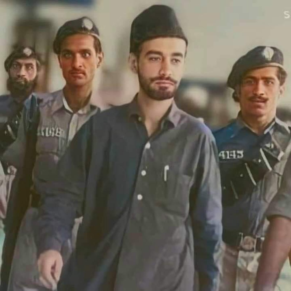 بلوچ کی رہنمائی وہ کرسکتا ہے'''جو دشمن کو دشمن کہنے سے کتراتا نہیں

راہشون سردارعطاء اللہ مینگل