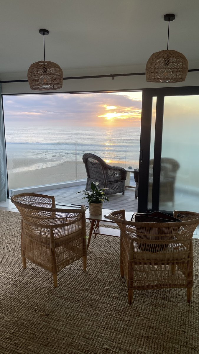 smoicles's tweet image. This is where I was booked. It’s in Jeffrey’s Bay. The room is unit 2. Unit 3 also has a nice view. 🫶🏾