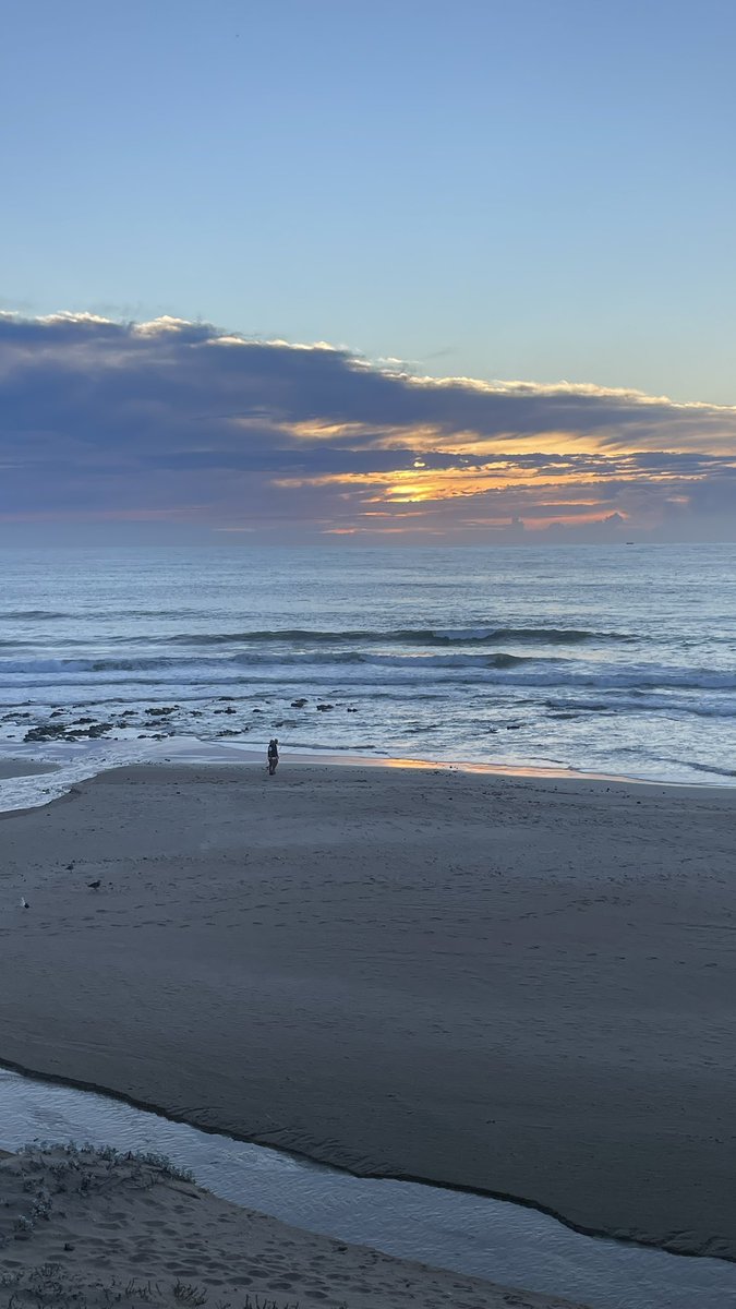 smoicles's tweet image. This is where I was booked. It’s in Jeffrey’s Bay. The room is unit 2. Unit 3 also has a nice view. 🫶🏾