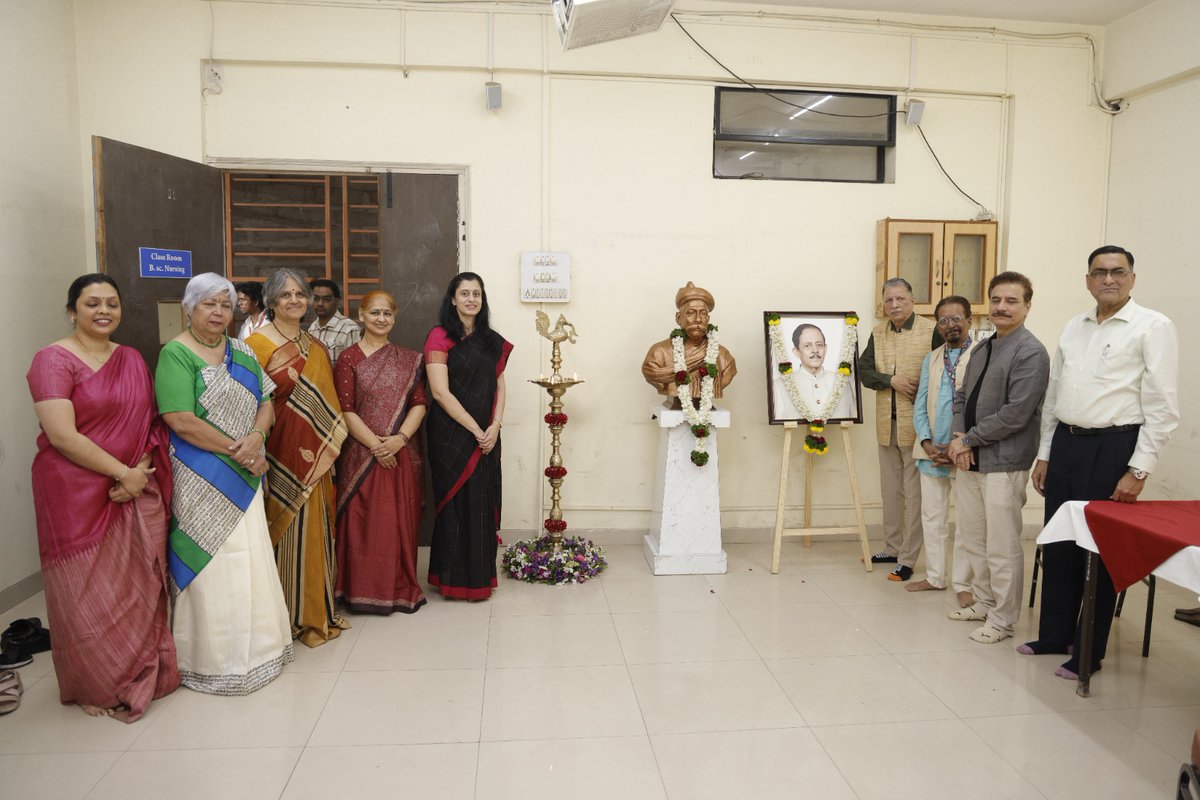 टिळक महाराष्ट्र विद्यापीठाच्या पत्रकारिता व जनसंवाद विभागाच्या वतीने ‘टीएमव्ही सिनेफेस्ट’ या भव्य लघुपट महोत्सवाचे मंगळवारी उद्घाटन करण्यात आले. 
#TMVSinefest #TilakMaharashtraVidyapeeth #JournalismDepartment #FilmAndMedia #PuneEvents #StudentCreativity #MarathiCinema