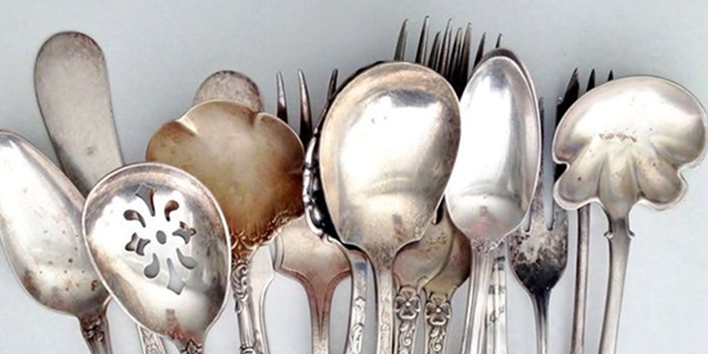BuyerAntique's tweet image. Antique or Vintage Silver? 🤍

Before you sell your silver, know what you own! 💡
Antique vs vintage silver can mean a big price difference 💰✨
👉 shorturl.at/pSF9k
#AntiqueSilver #VintageSilver #SellSilver #SilverValue #AntiqueDealers