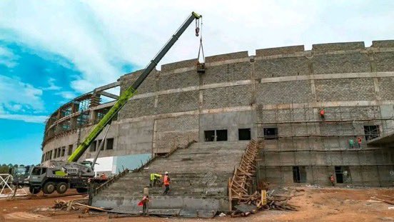 Mariamsanyu25's tweet photo. After the success of @HoimaStadium, Uganda keeps winning! 🇺🇬

Akii Bua Olympic Stadium in Lira is rising fast 20,000plus seats, modern facilities, and a bold future for our athletes.

Proudly transforming Uganda’s sports landscape. 💪🏾
@OfficialFUFA
#GoldenPosts https://t.co/uzNl4e5bBz