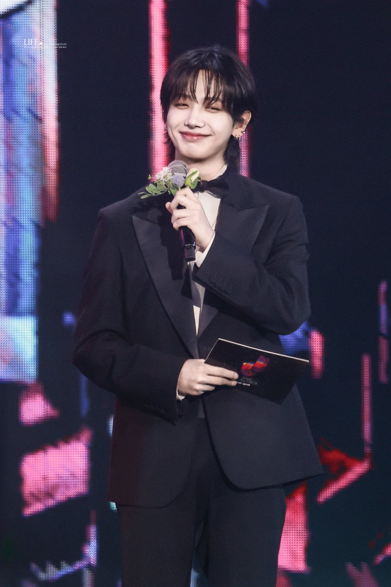 ๐๐๐๐ tweet media