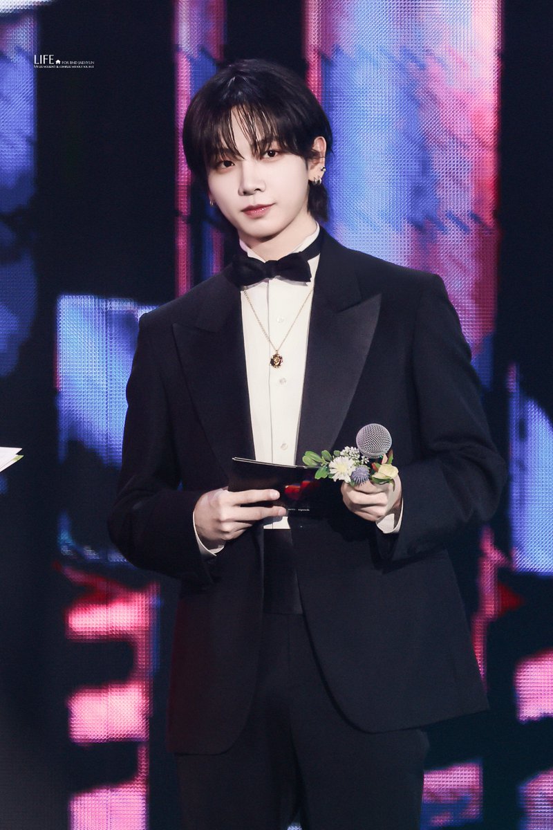 ๐๐๐๐ tweet media