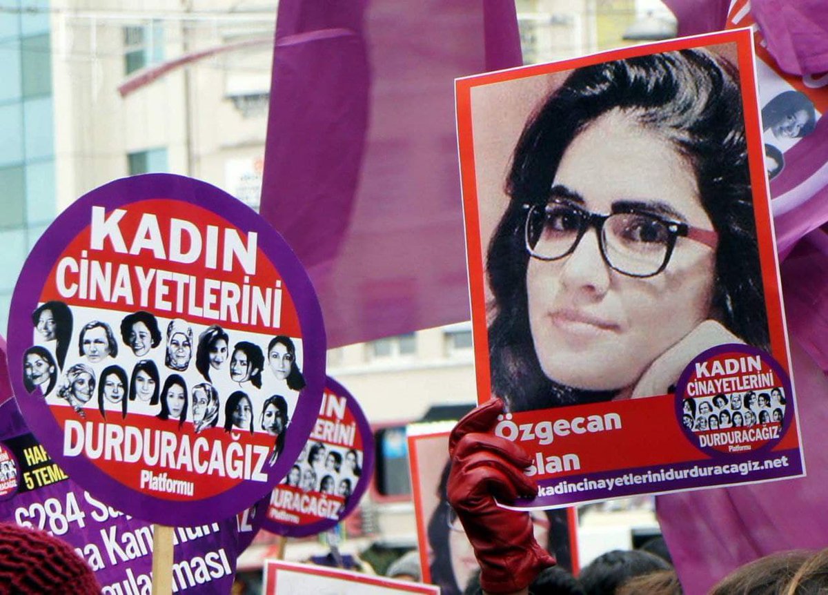 #ÖzgecanAslan 20 yaşındayken, 11 yıl önce bugün öldürüldü. Kadınlar Özgecan için sokakta, adliyede, meclisin önündeydi. 

Özgecan'ın katillerine indirim uygulatmadığımız gibi tüm kadınlara adalet için mücadeleye devam edeceğiz.