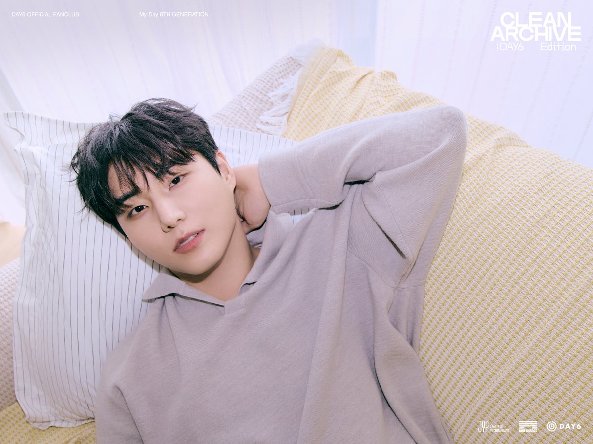 연상이 방에 누워서 쉬고 잇으면
연하가 "형 뭐해~?" 하며
연상 방으로 문 열고 들어와선
옆에 꾸물꾸물 같이 누우니까
연상이 자연스럽게 팔베개 해주는 상상...