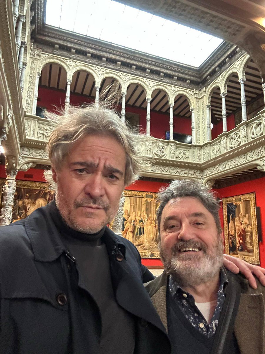 Librería París tweet media