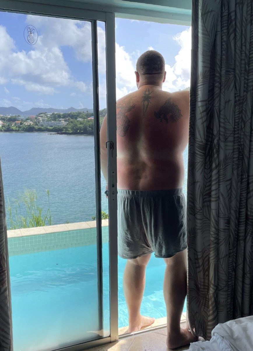 Riesiger Mann tweet media