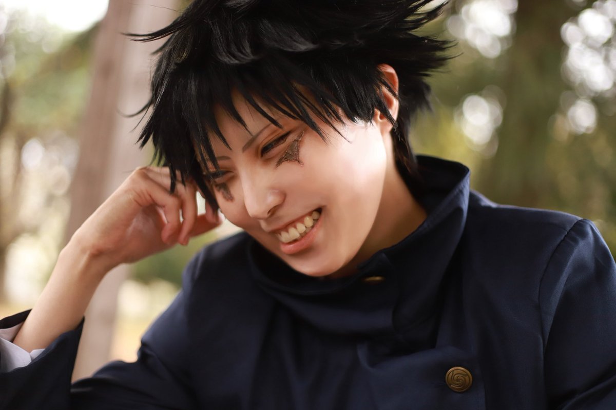 ■Cosplay■

呪術廻戦 
第268話 決着

「笑ってる！！伏黒が！！」

「気になる！！見して！！見ていい！？」

………なんで笑ってんの？

───いいんだよ

虎杖悠仁<a href="/hota890saka10/">ほたる</a> 
釘崎野薔薇<a href="/yaran314cos/">夜嵐</a> 
伏黒恵<a href="/RISA_hasmi/">蓮見リサ♡♥</a> 
📸<a href="/kiriyama9/">きりやま@2/8🔫👴⚔️</a> 

 #仮染街こうのす