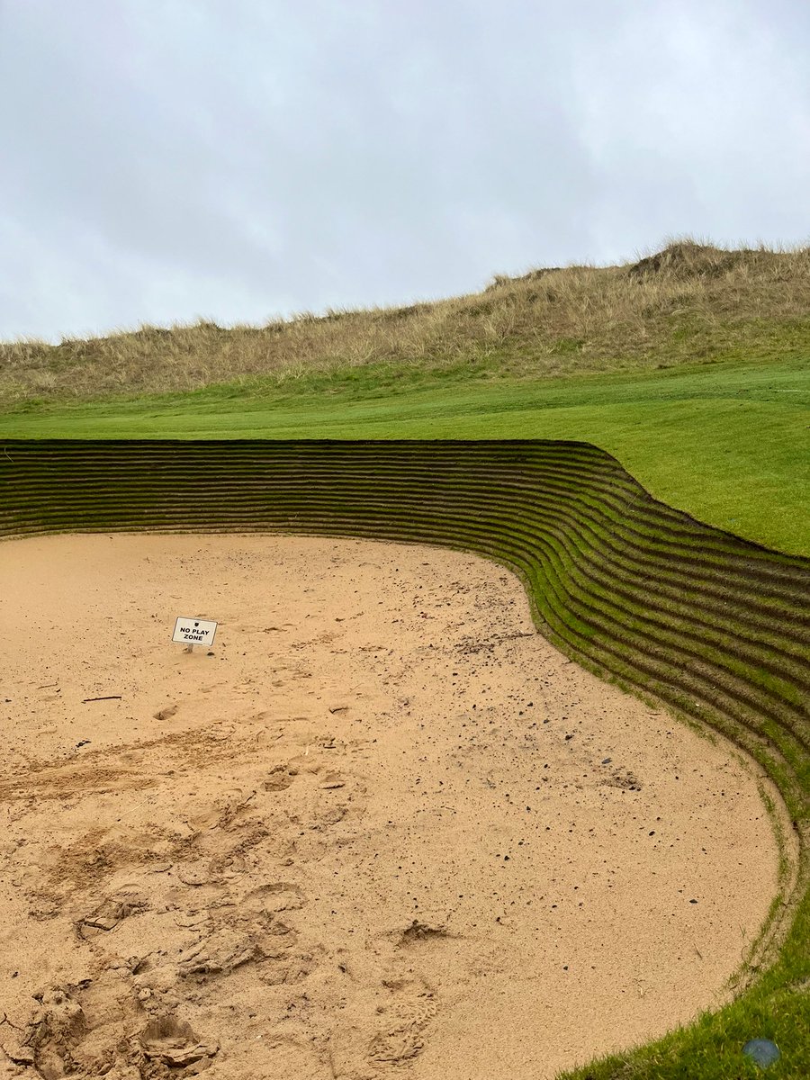 HowDidiDo's tweet photo. A lesson in how to re-do a revetted bunker over winter by @Hillside_GC 🤤

Bonus point if you can guess the hole. 

(The bunker was GUR hence the lack of raking) https://t.co/lhgVF2P2HW