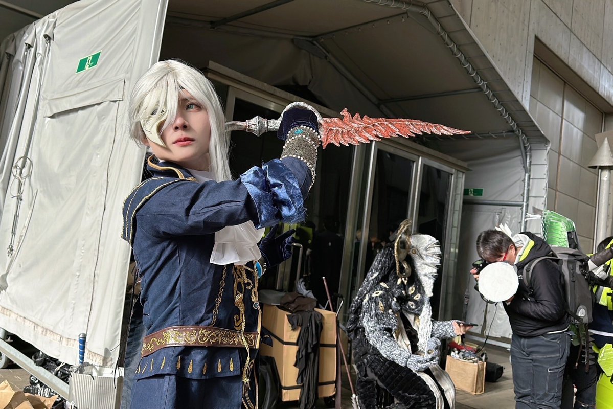 レドゥビア振り回してたら後ろでリブラがカメラマンさんにX教えてて情報量エグい