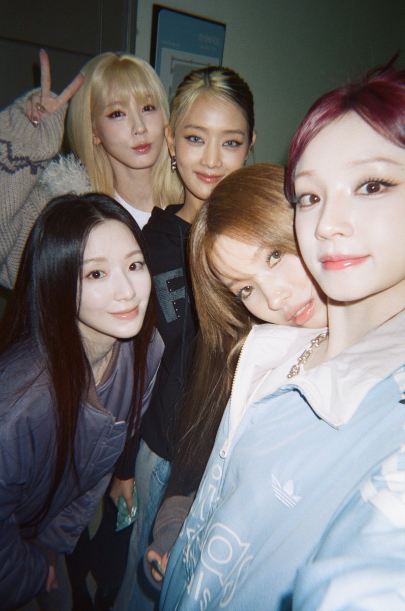 official_i_dle's tweet image. 🖤 For NEVERLAND 🤍

#아이들 #idle
#Mono