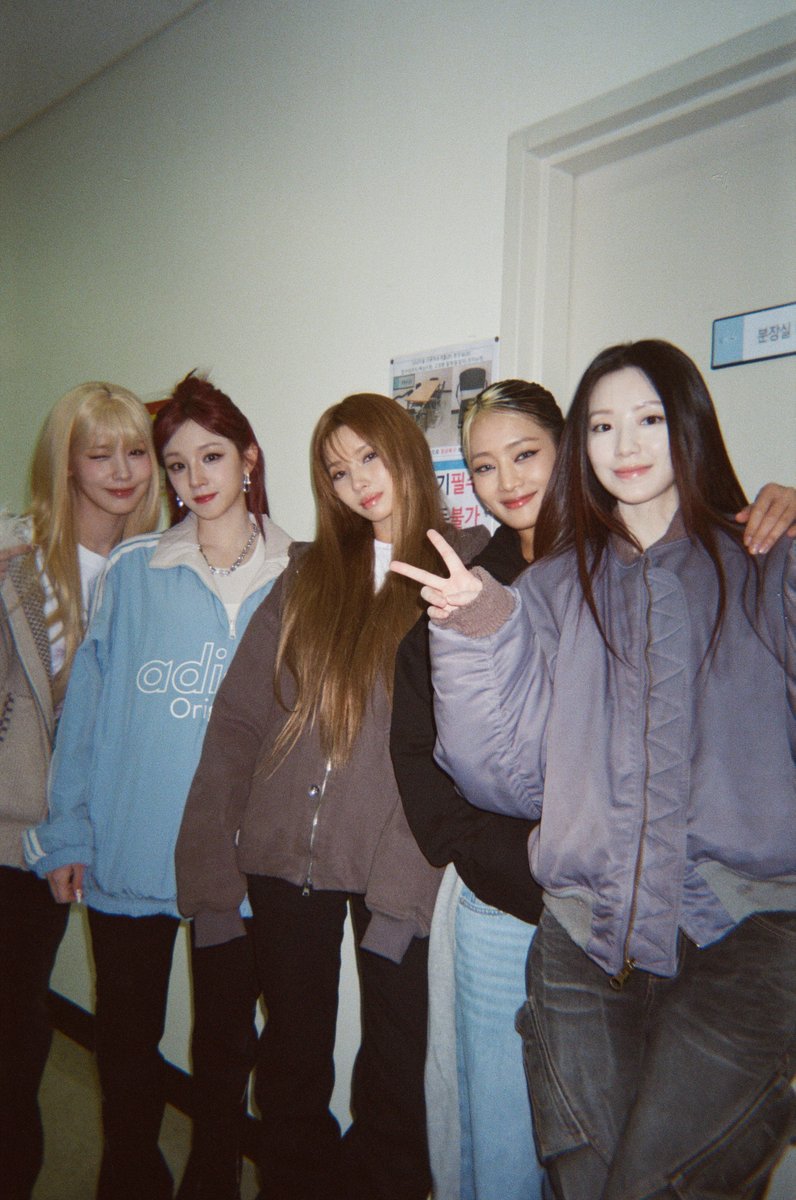 official_i_dle's tweet image. 🖤 For NEVERLAND 🤍

#아이들 #idle
#Mono