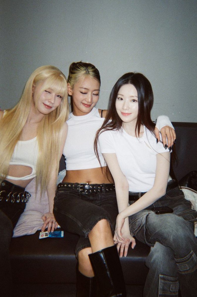 official_i_dle's tweet image. 🖤 For NEVERLAND 🤍

#아이들 #idle
#Mono