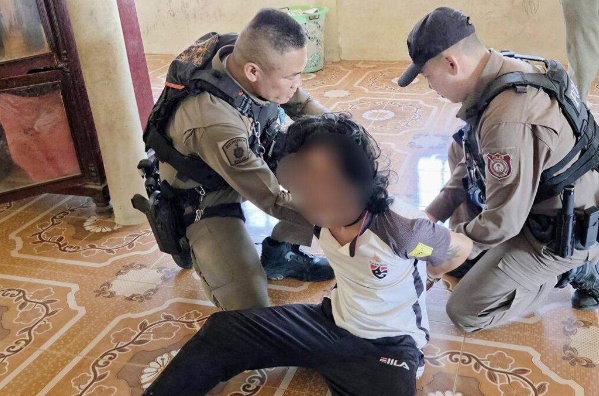 Mr_Whathapened's tweet image. ประหารชีวิตไปเถอะไอ้สัตว์นรก

รวบพ่อแท้ๆทาสยา ย่ำยีลูกสาว 7 ขวบคาบ้านพัก หนูน้อยเผยพ่อทุบตีไม่ต่างจากสัตว์ ทำ จนท.กลั้นน้ำตาไม่อยู่ เจ้าตัวปัดไม่เคยทำ แต่ตอนเมาไม่แน่ใจ

วันที่ 11 ก.พ.2569 พ.ต.อ.ธนชิต สุขพัฒนานรากุล ผกก.สภ.เมืองนครพนม สั่งการให้ พ.ต.ท.ศักดา ต้นจันทน์…