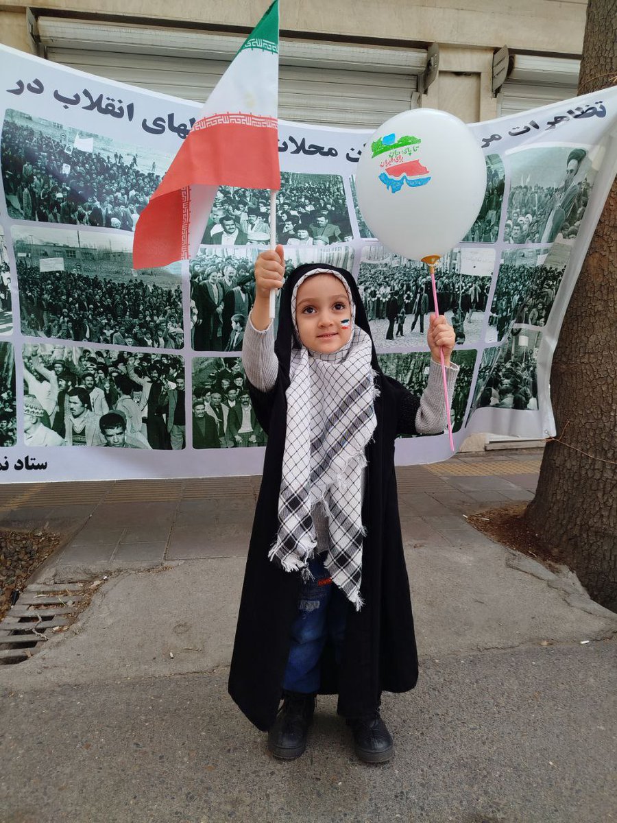 اینجا ایرانِ ماست✌️
پرچم بالاست🇮🇷

#فتح_بزرگ
#دشمن_مأیوس