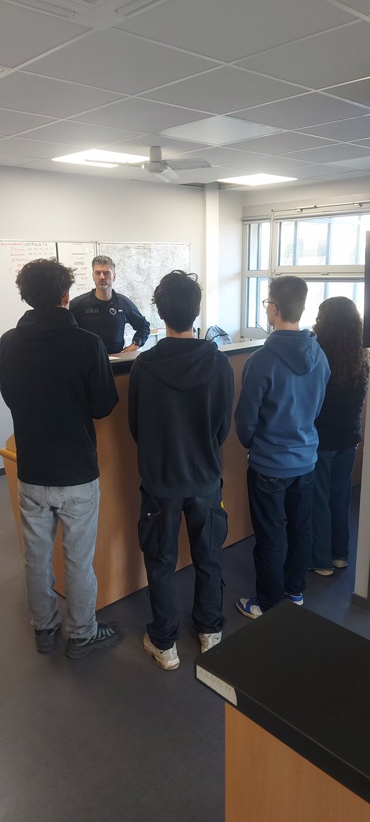 Police Nationale 53 tweet media