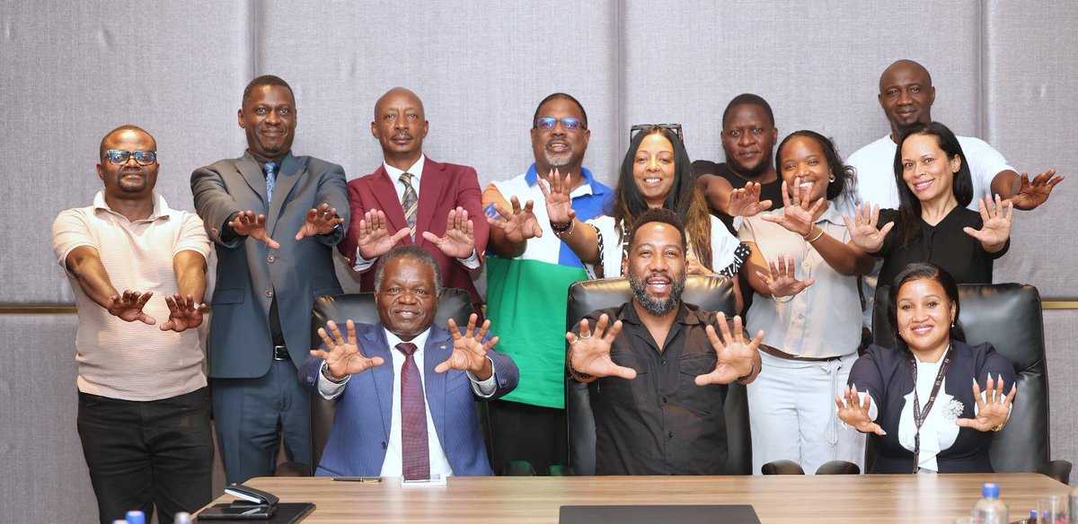 The ARCrayon tweet media