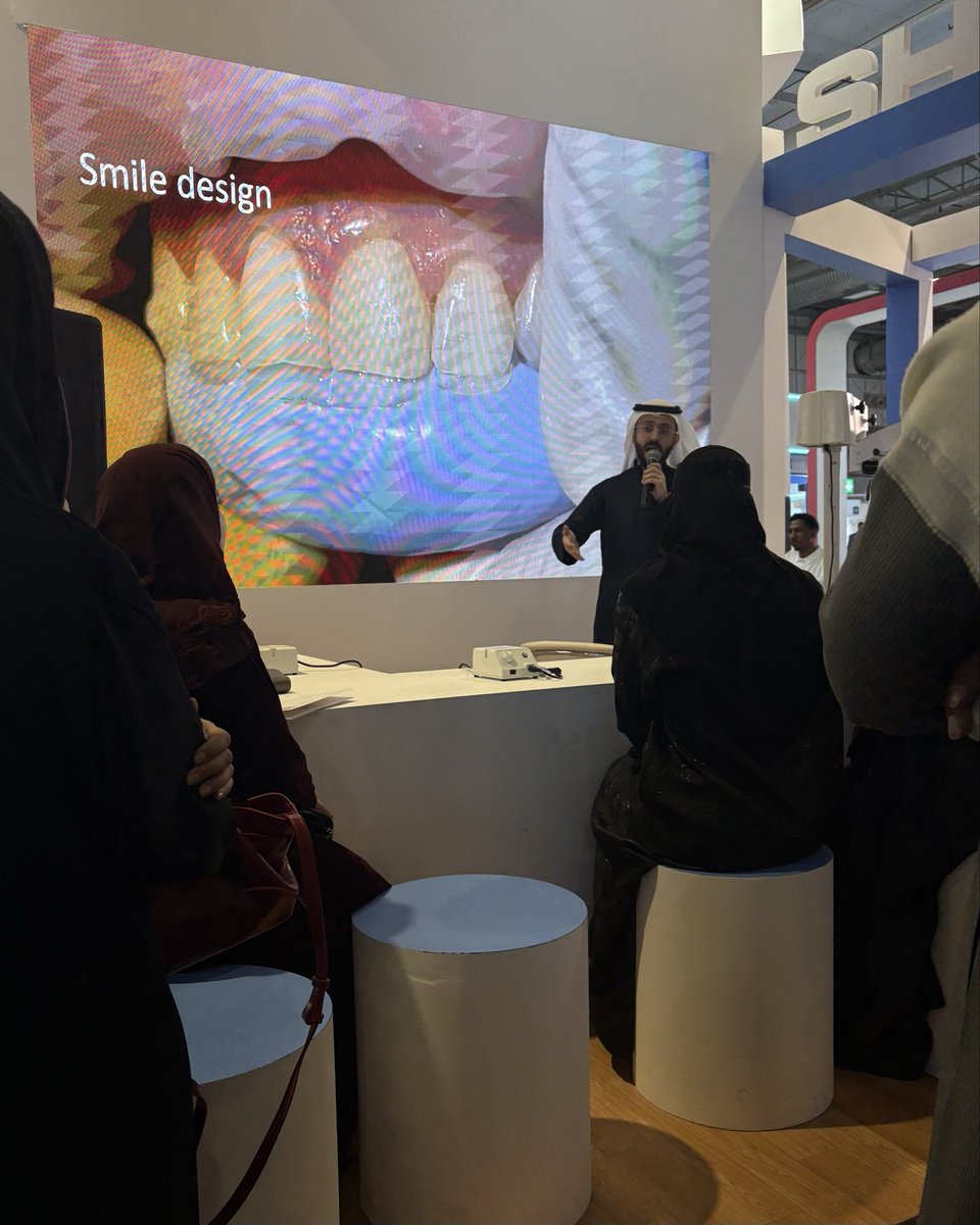 GAljebaan's tweet photo. سعدت بالمشاركة كمتحدثة في مؤتمر SIDC ممثلةً نادي صحة الأسنان، في محطة علمية متخصصة في تقنية الأسنان أسهمت في إثراء تبادل المعرفة وتعزيز الوعي الصحي، والاطلاع على أحدث الحلول التقنية في مجال طب وتقنية الأسنان. https://t.co/hTDrpn9L3a