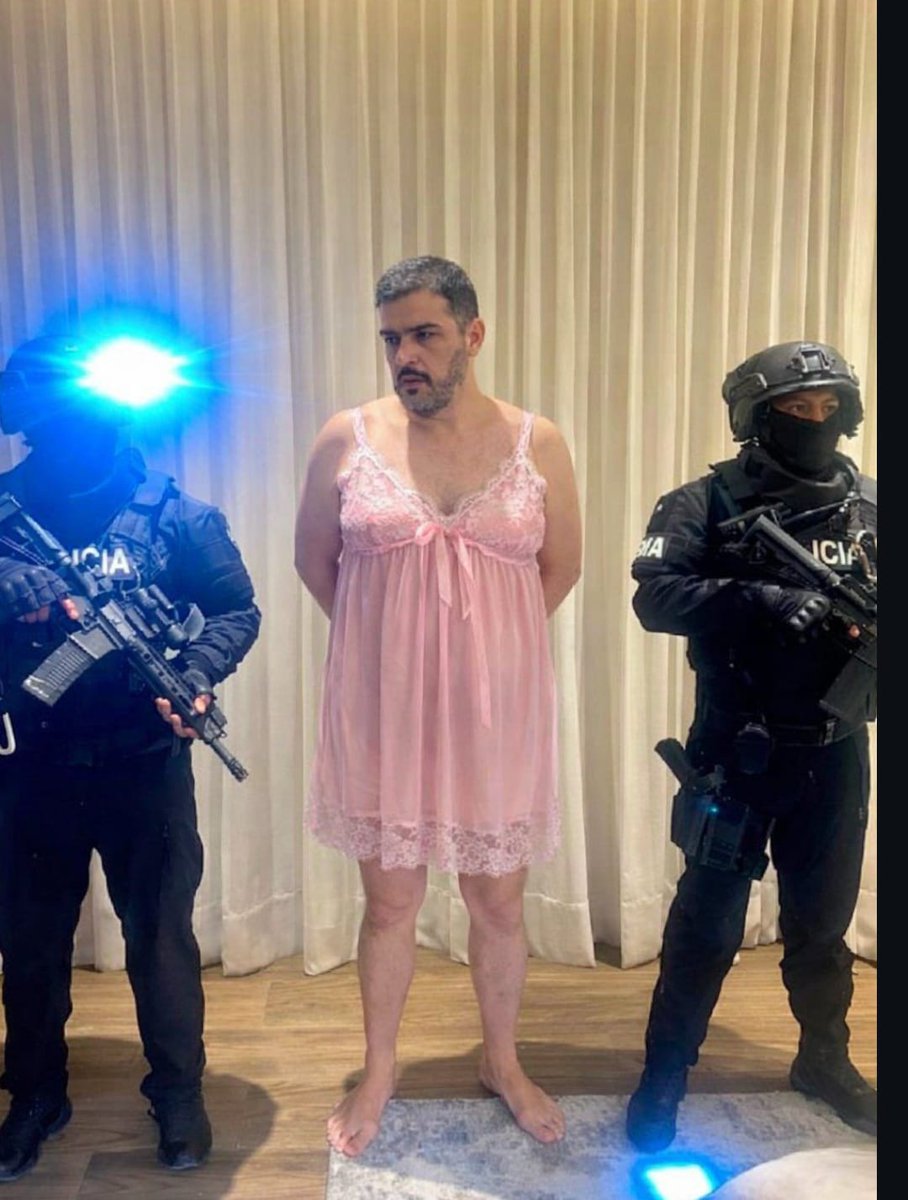 <a href="/CesarStyle_/">César Style</a> La indefensa