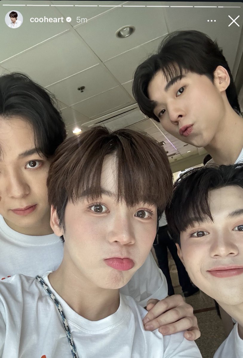 SeooYoungeunnie's tweet image. Earth just miss them as much as we do😭
#FoureverYouProject