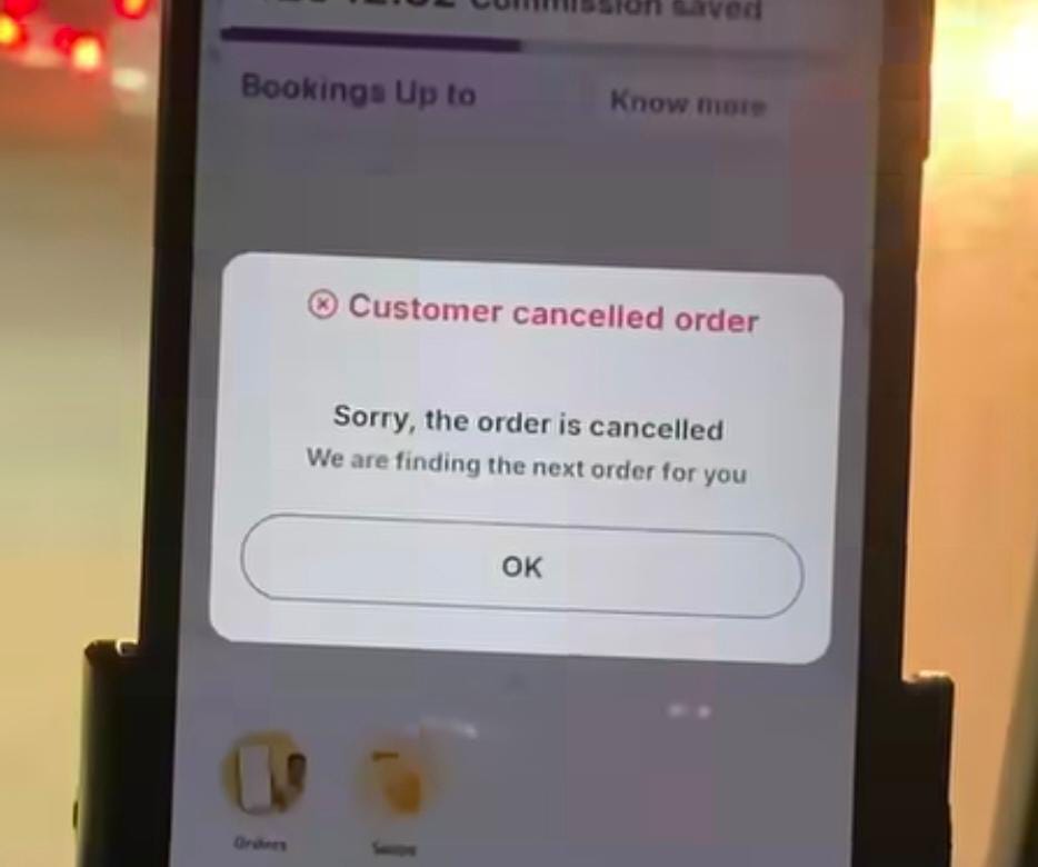 इस वीडियो को देखने के बाद मेरा दिमाग हिल गया कि ऐसे लोग भी हैं दुनिया में।

Instagram पर विशाल नाम के एक कैब ड्राइवर ने एक लाइव बुकिंग की वीडियो डाली जिसमें

एक कस्टमर पहले Iskcon Temple के लिए राइड बुक करती है और मैसेज करती है, hello bro! S** करोगे? अगर इंट्रेस्टेड हो तो