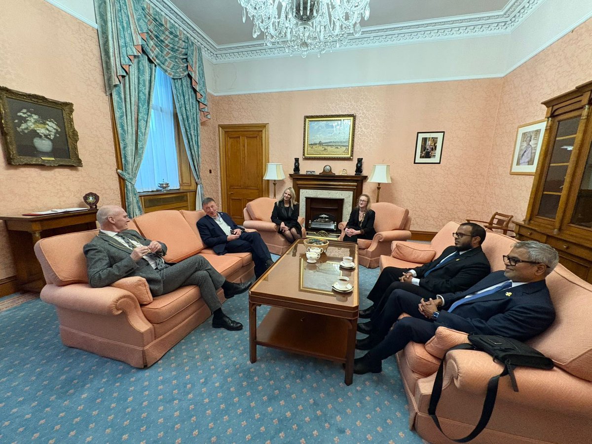 Minister <a href="/Thoriqibrahim/">Thoriq Ibrahim</a> met with the Lord Provost of Aberdeen Dr David Cameron. 

During the meeting, Minister Thoriq and Dr Cameron discussed ongoing work to advance low carbon solutions in the urban content.