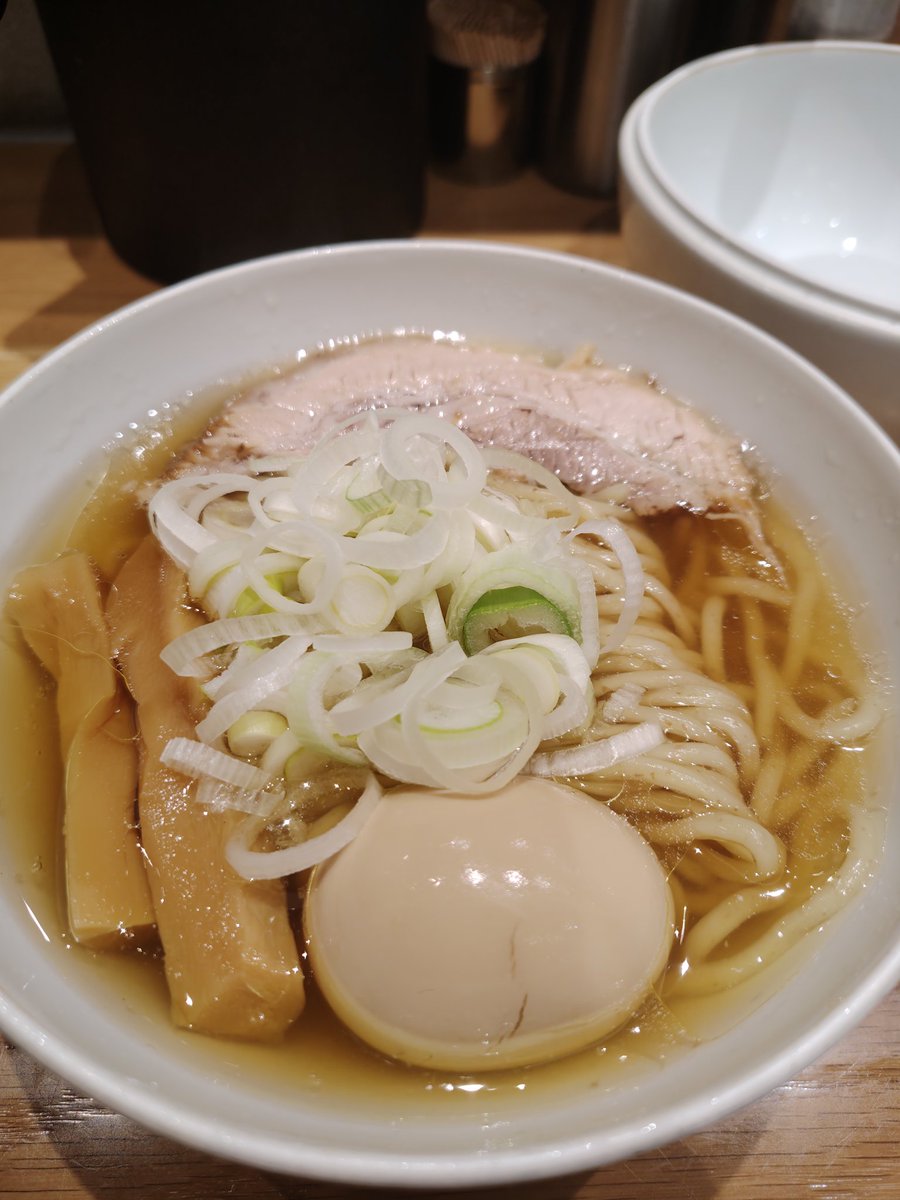 aisc44499's tweet photo. 人類みな麺類でラーメン https://t.co/rt3zyxJ3OR