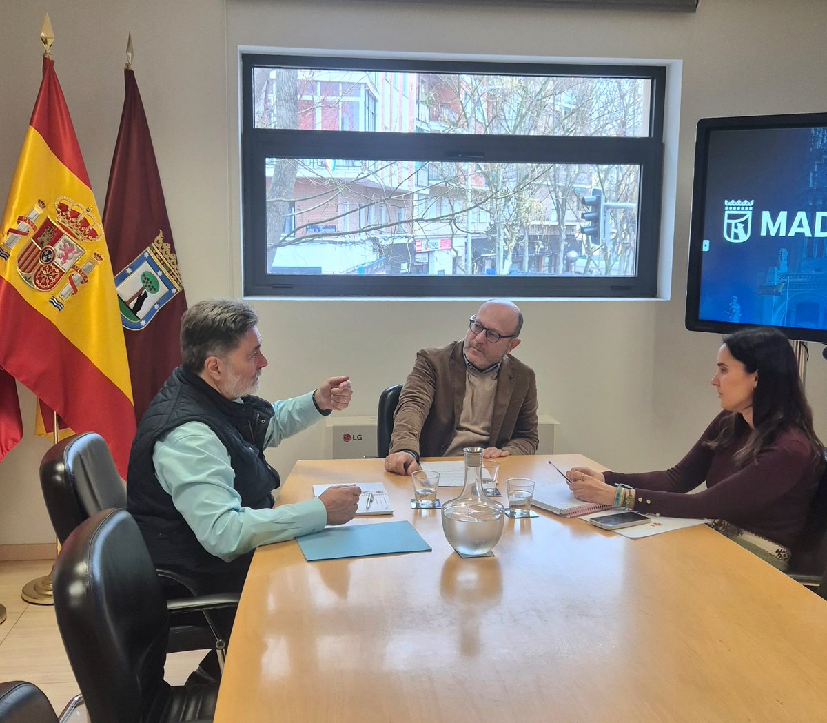 Hoy nos hemos reunido con <a href="/Juanma_GG/">Juanma García Gay</a>, Hermano Mayor de la <a href="/YCofradia/">Hermandad y Cofradía de El Divino Cautivo, Madrid</a> para abordar vías de colaboración en temas sociales. 

Muchos años de trabajo juntos ¡Muchas gracias por tu disposición! Seguimos 😉