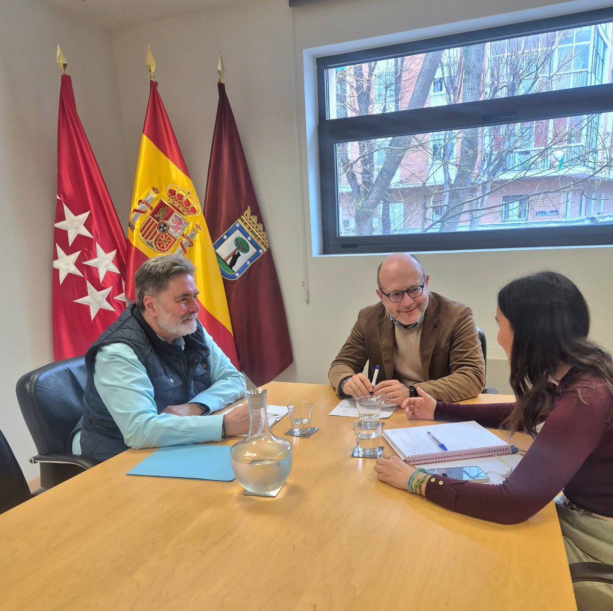 fernandezsj's tweet photo. Hoy nos hemos reunido con @Juanma_GG, Hermano Mayor de la @YCofradia para abordar vías de colaboración en temas sociales. 

Muchos años de trabajo juntos ¡Muchas gracias por tu disposición! Seguimos 😉 https://t.co/iuKs0iSIfM