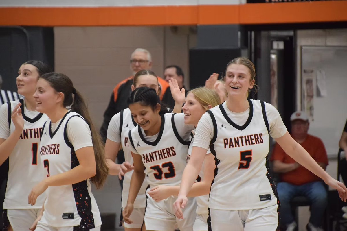 ClutchSportsIL's tweet image. "It's been like a Disney movie" 

@wchs_308gbb clinched the Mid-Illini title over Morton on a night where the conference championship was only one of many memorable moments.

Watch them and hear what the Panthers said after a big win for their 8 seniors: clutchsportsil.com/post/washingto…