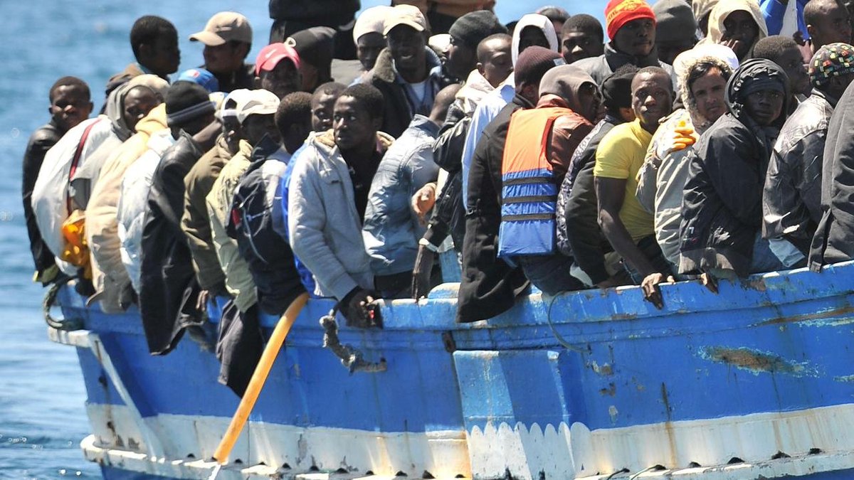 E' difficile alzarsi la mattina alle 5 per andare in ufficio e tornare a casa alle 20.

Poi però mi ricordo per chi lo sto facendo.