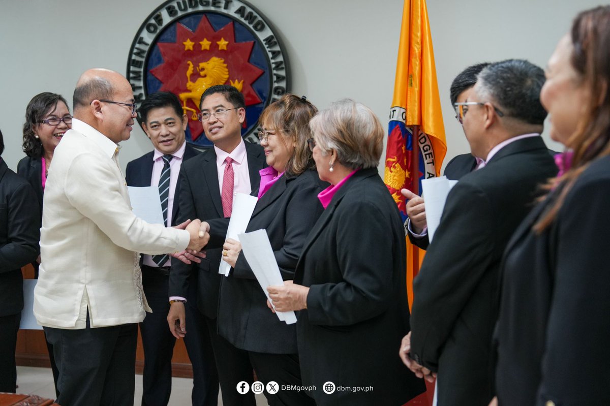DBMgovph's tweet photo. IN PHOTOS: Department of Budget and Management (DBM) Secretary Rolando U. Toledo administered the oath of newly elected officers of the Association of Government Accountants of the Philippines (AGAP) on February 11, 2026, at the DBM Central Office.
#DBMatWork #BudgetNaTapat https://t.co/v5c5fersXR