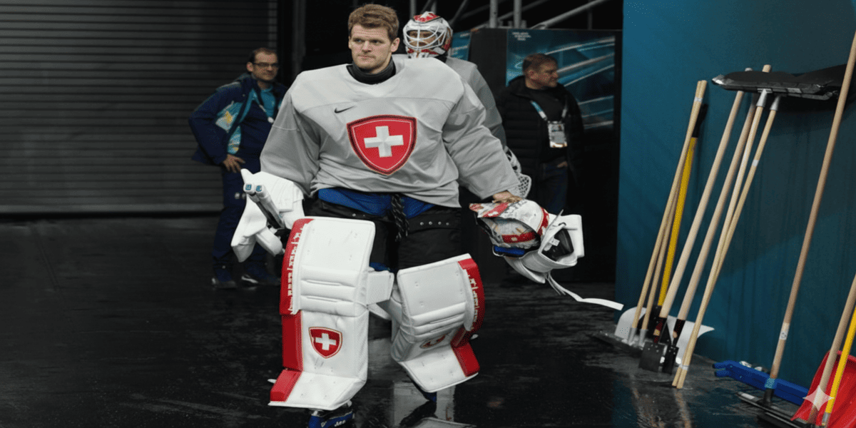 icehockeysuki25's tweet photo. #アイスホッケー #冬季五輪 #ネックガード #NHL #スポーツ安全対策 #IceHockey #WinterOlympics #NeckGuards #AthleteSafety #SportsGear
アイスホッケーという激しくも素晴らしいスポーツを、より安全に全力で楽しむ。今回の冬季五輪での義務化は、ただのルール変更以上の意味を持っているのかも。 https://t.co/H3vovHIRW9