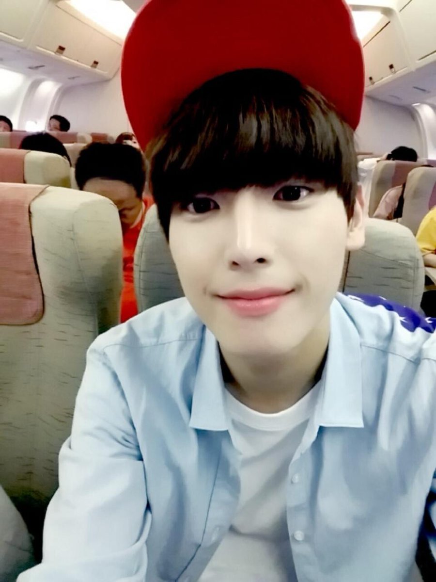 10 années nous séparent de cette photo d'Inseong pendant les débuts du groupe.
#Inseong #SF9