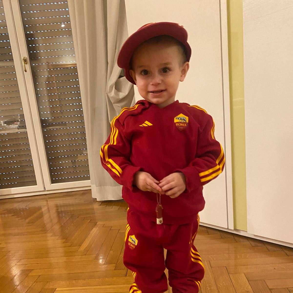 OfficialASRoma's tweet image. 🐺 Enea è il più giovane abbonato di questa stagione
 
Ma la sua partita più importante non si è giocata all'Olimpico ❤️
 
Ecco la sua storia 👇
asroma.com/it/notizie/748…
 
#ASRoma