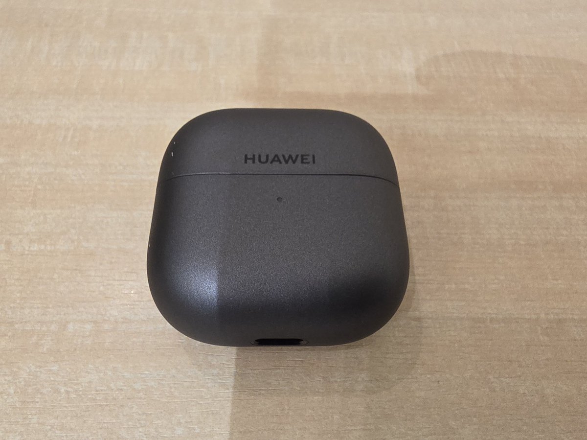 Dstar_h's tweet photo. @HUAWEI_Japan_PR 音量調節がスムーズすぎて、それだけでも買いでした。
ブリッジが柔らかくなったので、前作比で若干耳に付けづらくなったと感じたのが強いて言えばのデメリット。が、装着感は最高。
#FreeClip2使用感 https://t.co/bbqiD7FYAL