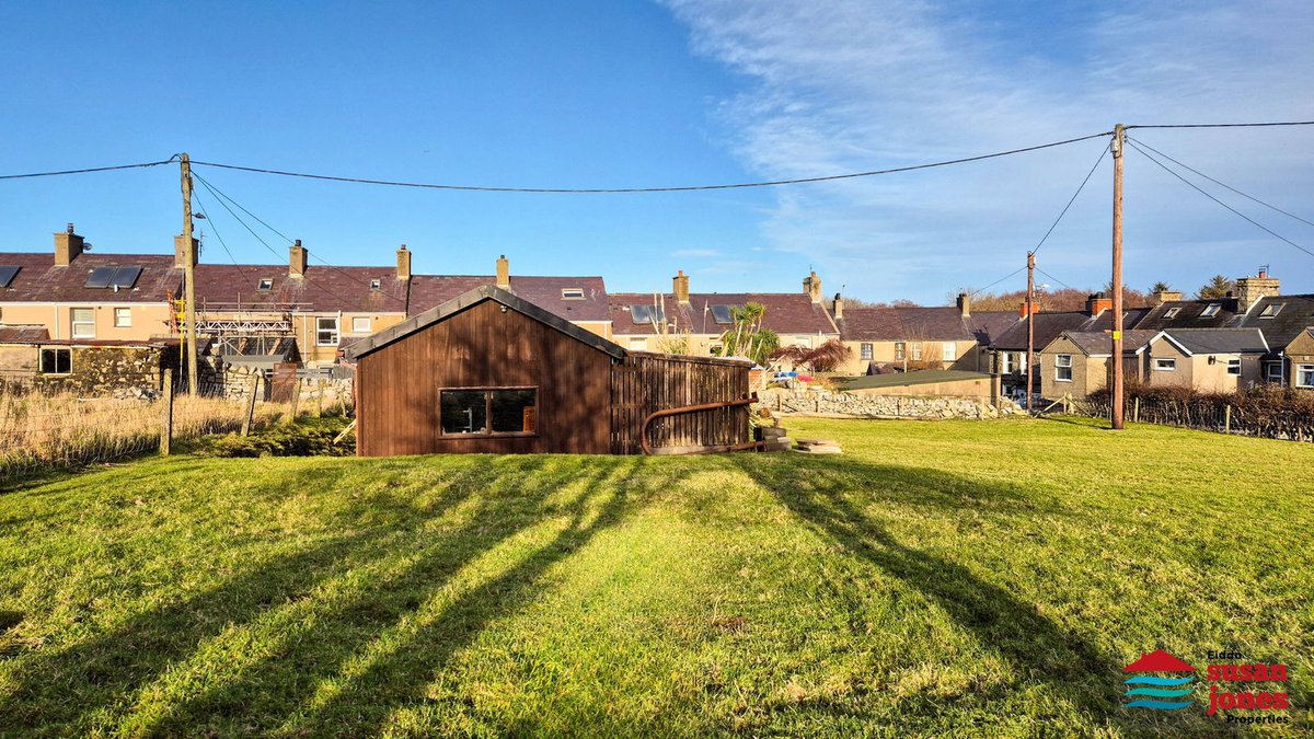 SusanAlJones's tweet photo. Approximately 0.24 acres of land in Trefor offering a generous lawn and a spacious shed, ideal for storage, hobbies or gardening. For full details, see https://t.co/e6VVexzbMt https://t.co/7YOXTTdQTi