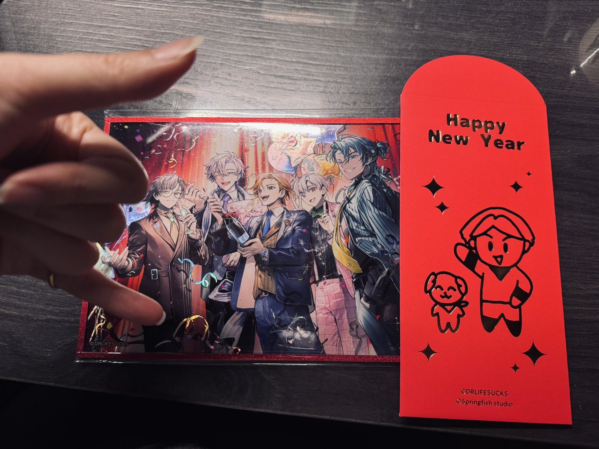 社畜光聽到現場排成這樣更累了
直接放棄不去
想說要錯過色紙了
粉肝竟然主動把多買的讓給我🥹🥹🥹

假日有獲得滿滿的休息時間
又買得到想要的東西
感激不盡😭

🫶