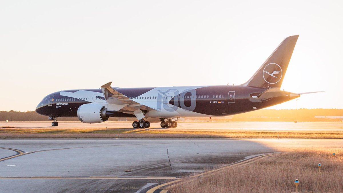besgen's tweet photo. #Lufthansa #100years #livery &amp; #logo https://t.co/v4QkX6AkWl