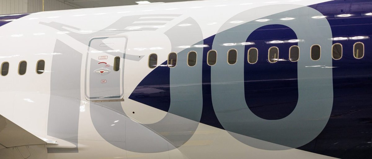 besgen's tweet photo. #Lufthansa #100years #livery &amp; #logo https://t.co/v4QkX6AkWl