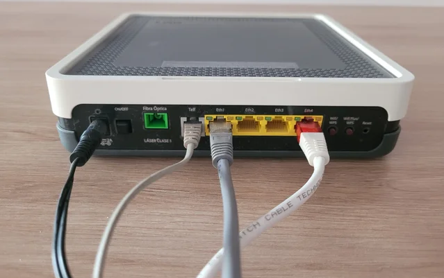 Restablecido el servicio de fibra óptica tras seis días de interrupción e importantes afectaciones en la comarca costadulcefm.es/restablecido-e…