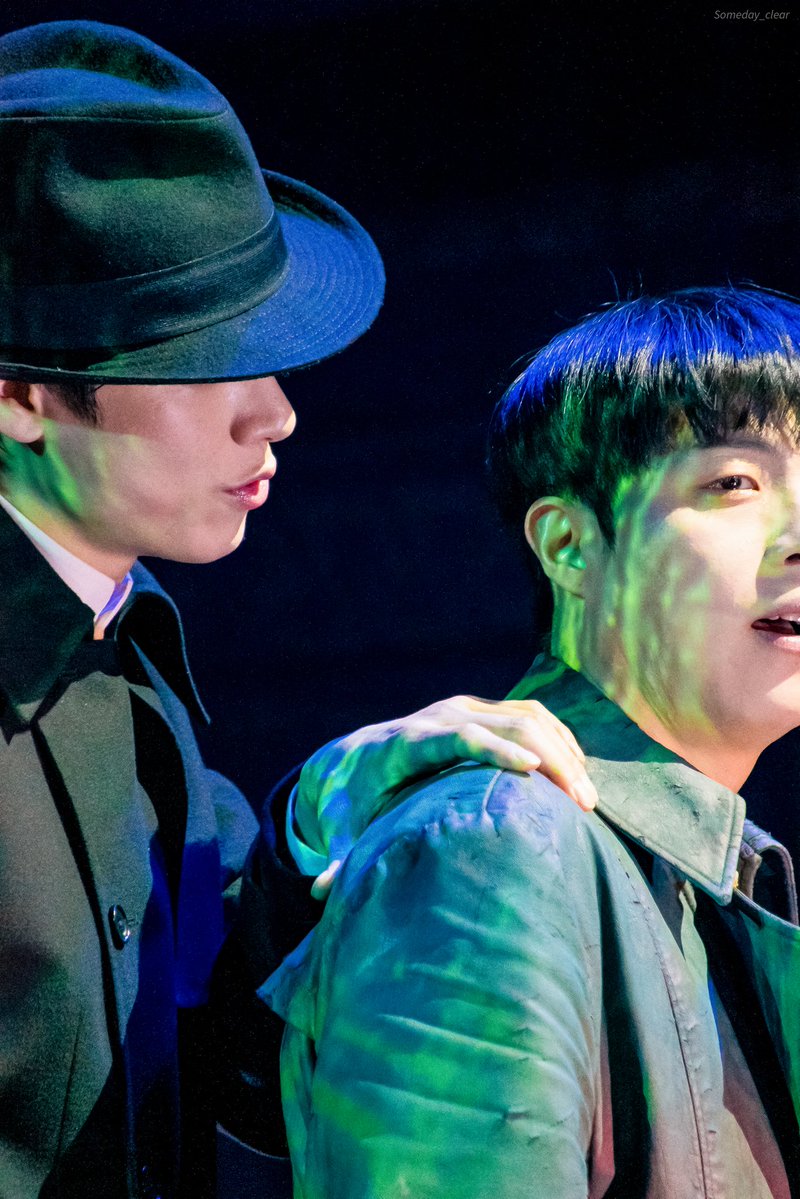 260211 뮤지컬 은하철도의 밤 : 스페셜커튼콜 :)

윤승우 배우님
박정원 배우님 :)

다시 하나 된 운명이여, 다시 함께 할 날들이여.